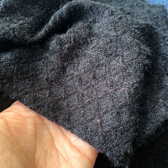 π€ BLACK KNIT SPLIT THIGH MIDI DRESS! - Picture 8 of 8